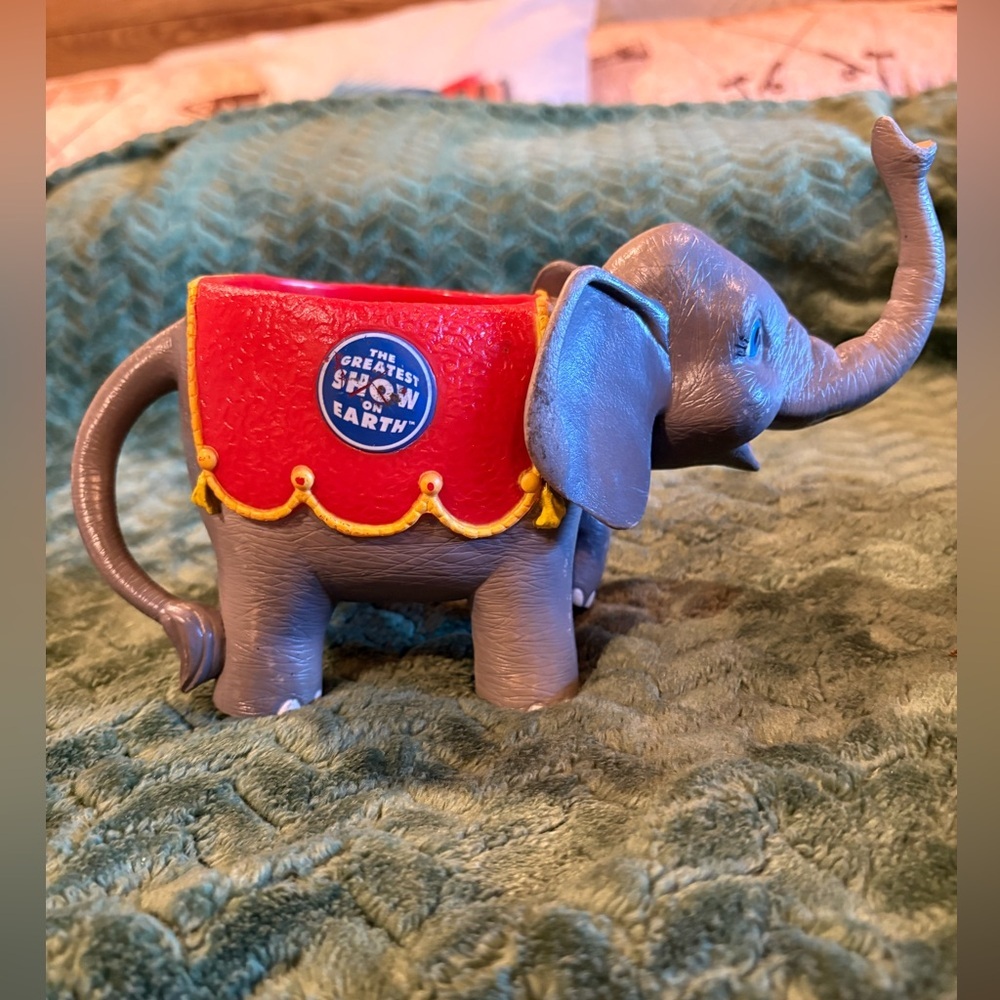The Greatest Show On Earth
Ringling Brothers Circus
Elephant Ice Cream Cup Dish